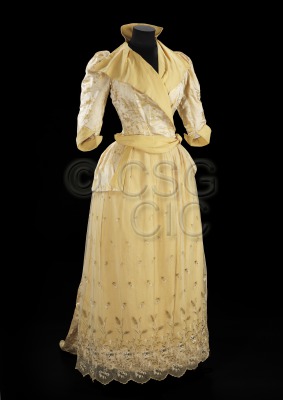 Woman’s dress, consisting of...